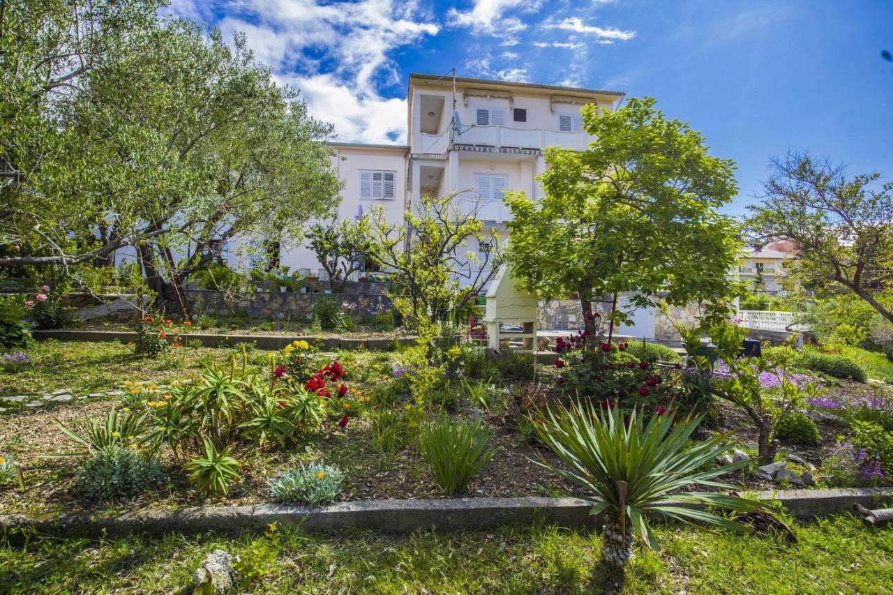 Rooms Padovan Banjol Exterior photo