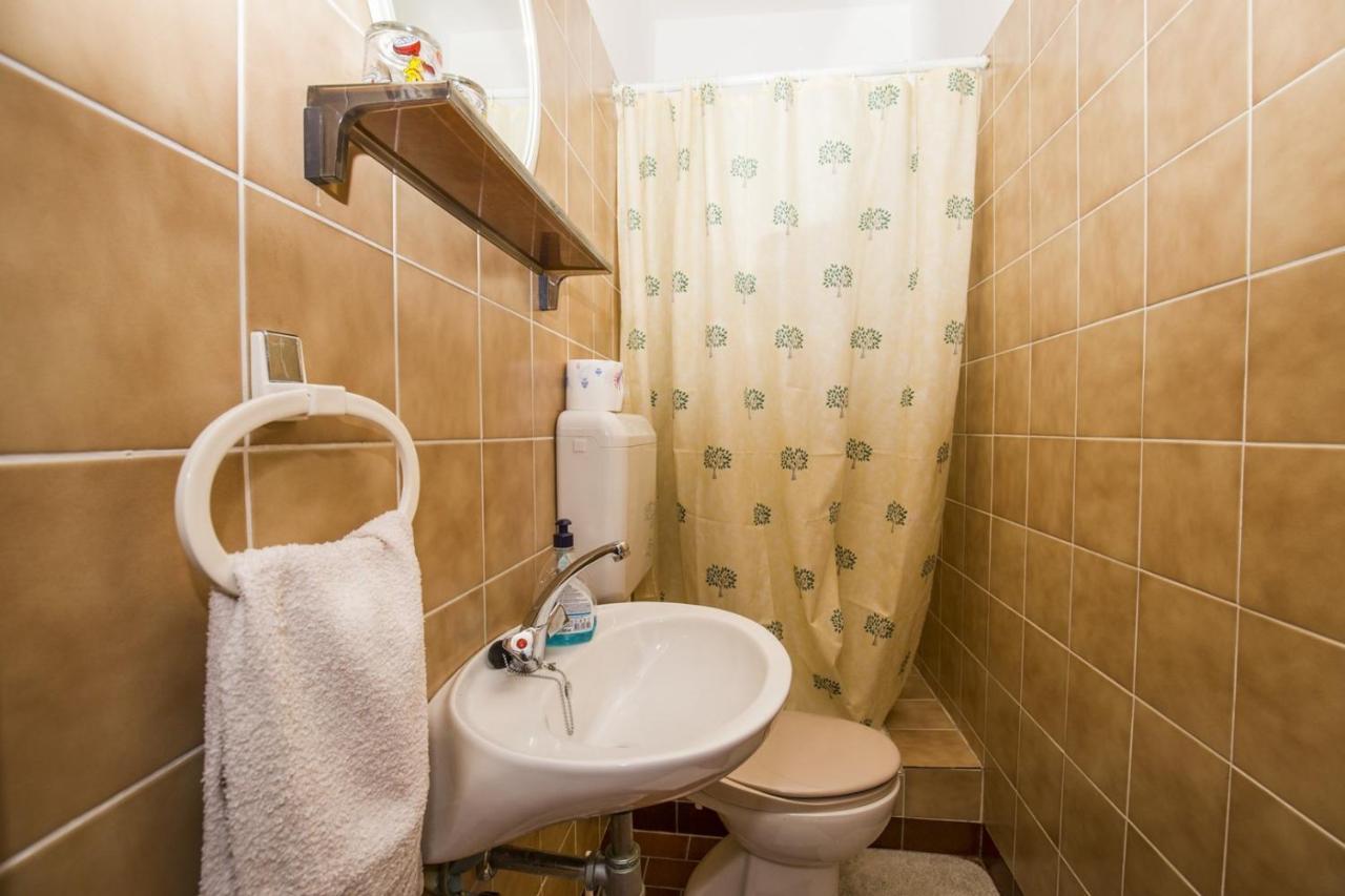 Rooms Padovan Banjol Exterior photo