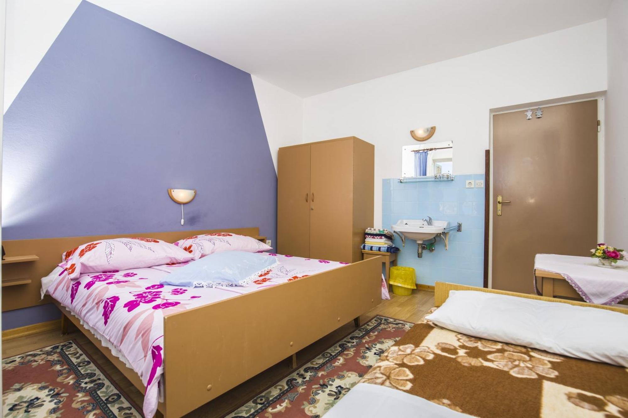 Rooms Padovan Banjol Exterior photo