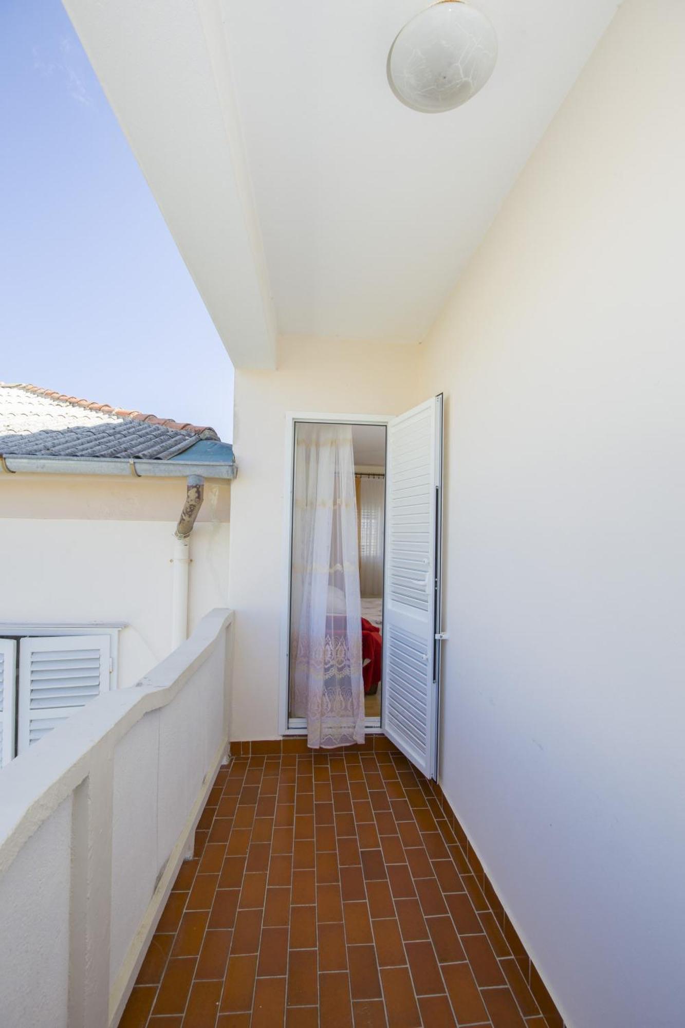 Rooms Padovan Banjol Exterior photo