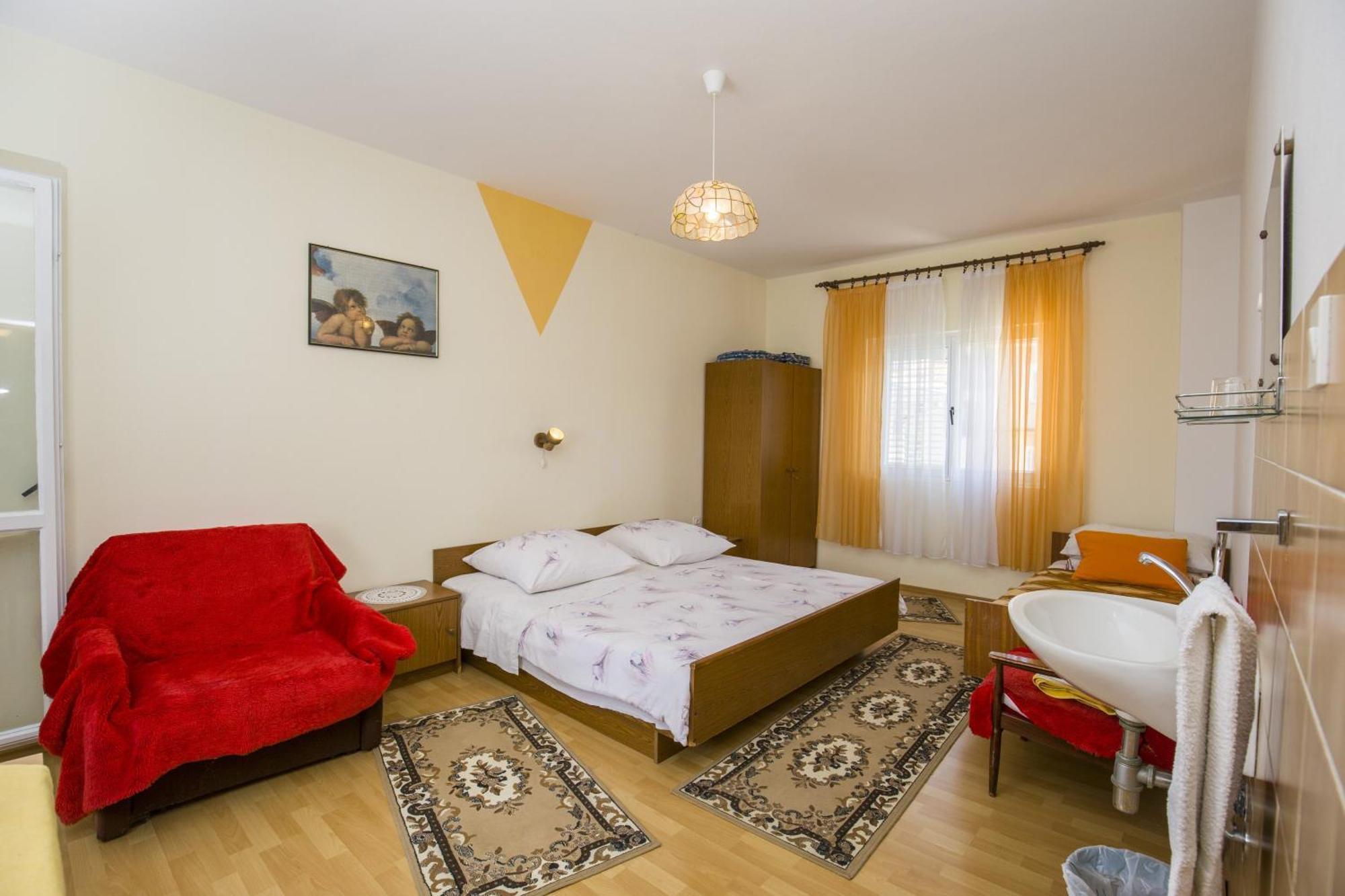 Rooms Padovan Banjol Exterior photo